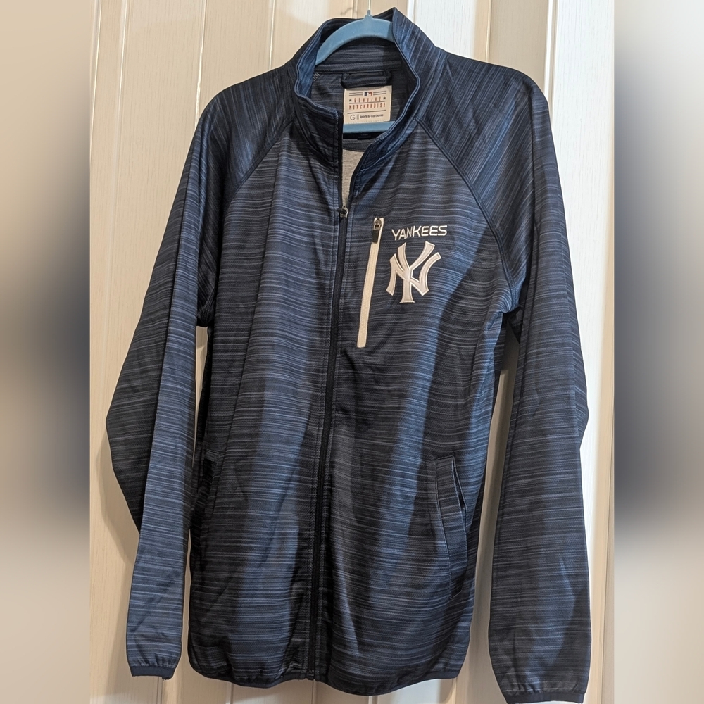 Genuine NY Yankees Navy Windbreaker Jacket Sizes S & M
